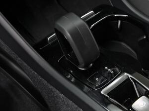 Volvo XC40 2.0 B3 G Core Auto 32