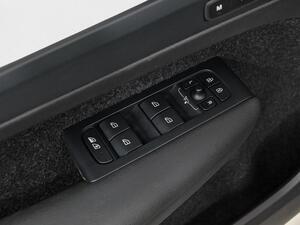 Volvo XC40 2.0 B3 G Core Auto 12