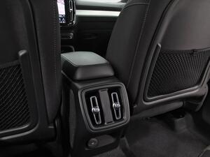 Volvo XC40 2.0 B3 G Core Auto 33