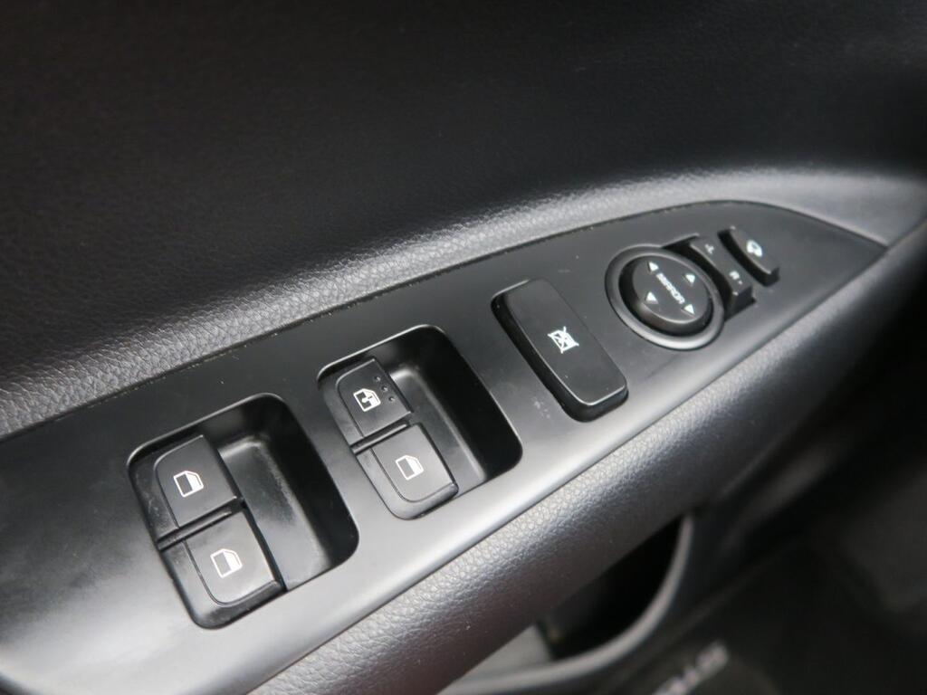 Kia Stonic SUV 1.0 T-GDI 74KW MHEV IMT DRIVE 100 5P Segunda mano