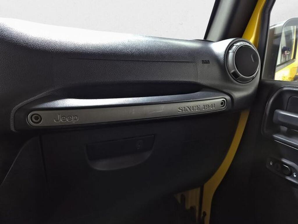 Jeep Wrangler WRANGLER 2.8 CRD SPORT 3P Segunda mano