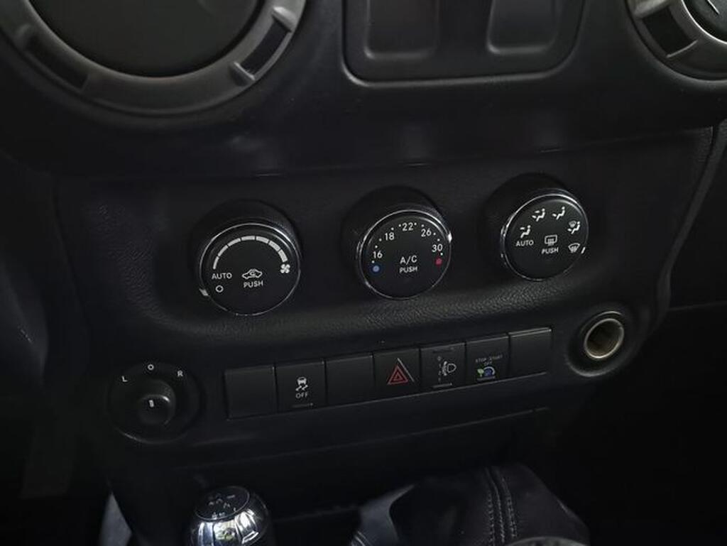 Jeep Wrangler WRANGLER 2.8 CRD SPORT 3P Segunda mano