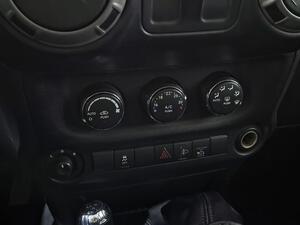 Jeep Wrangler WRANGLER 2.8 CRD SPORT 3P 21