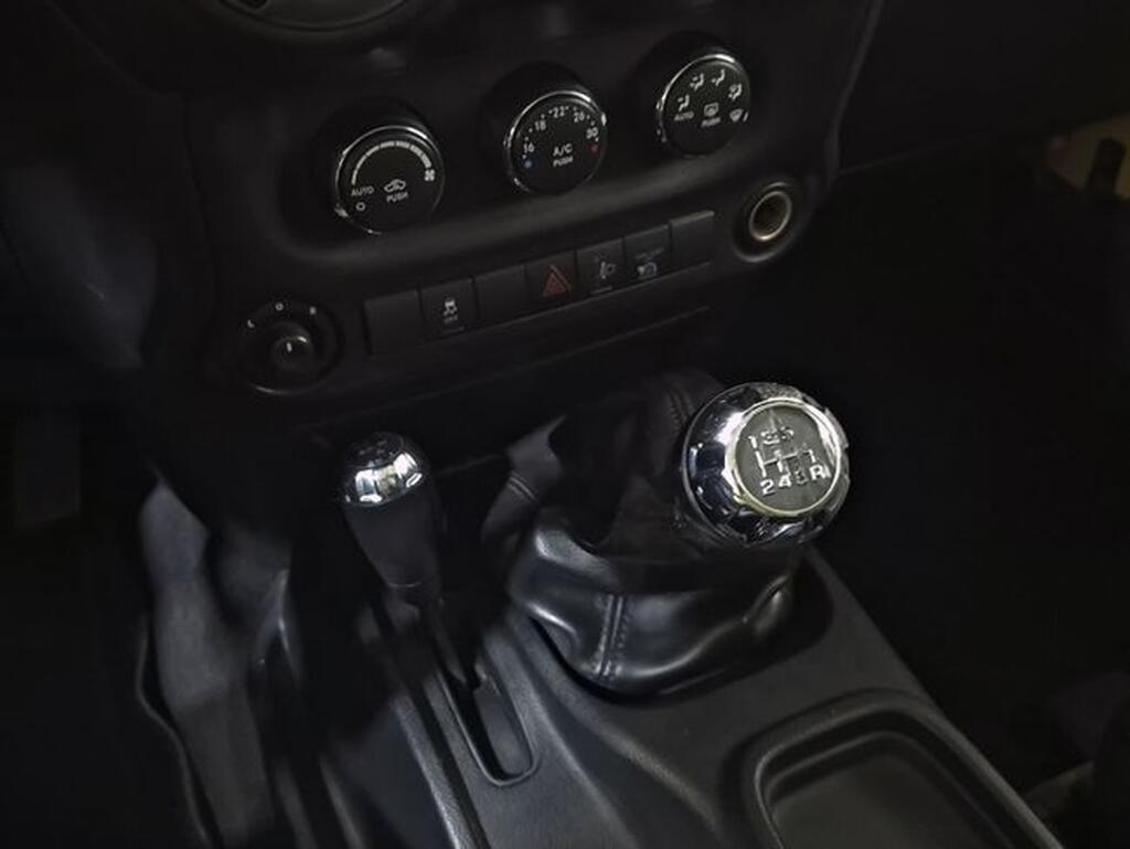 Jeep Wrangler WRANGLER 2.8 CRD SPORT 3P Segunda mano