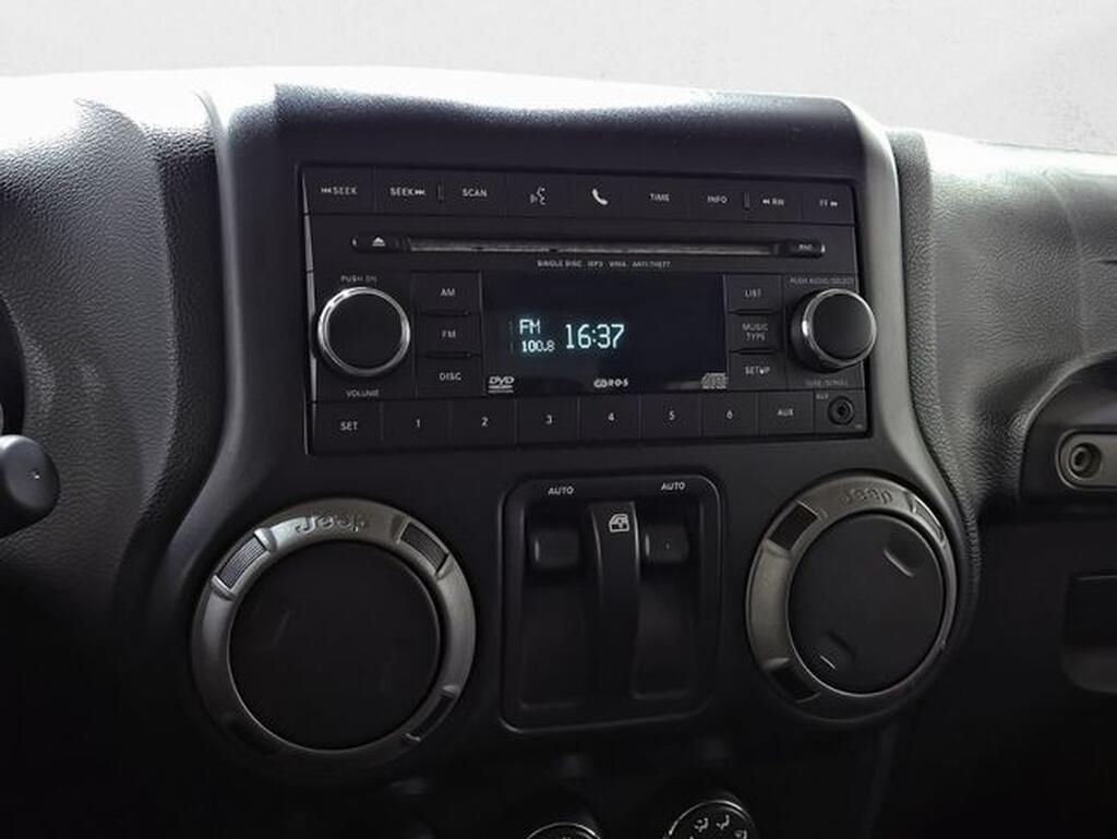 Jeep Wrangler WRANGLER 2.8 CRD SPORT 3P Segunda mano