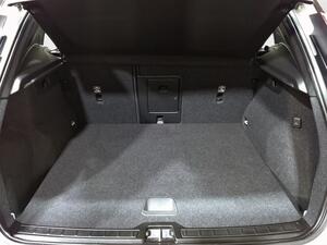 Volvo XC40 XC40 2.0 B3 R-DESIGN AUTO 5P 9