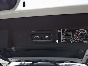 Volvo XC40 XC40 2.0 B3 R-DESIGN AUTO 5P 34