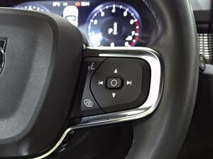 Volvo XC40 XC40 2.0 B3 R-DESIGN AUTO 5P 18