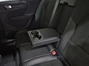 Volvo XC40 XC40 2.0 B3 R-DESIGN AUTO 5P 32