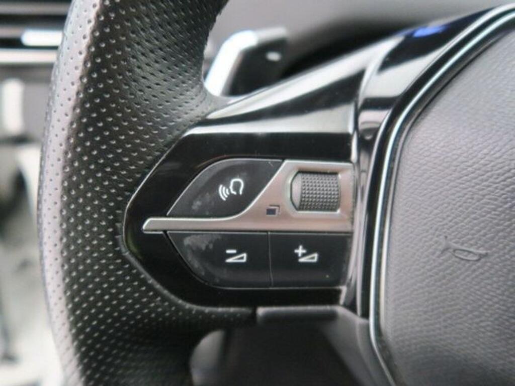 Peugeot 3008 3008 GT LINE 1.2 PURETECH 130CV MAN 5P Segunda mano