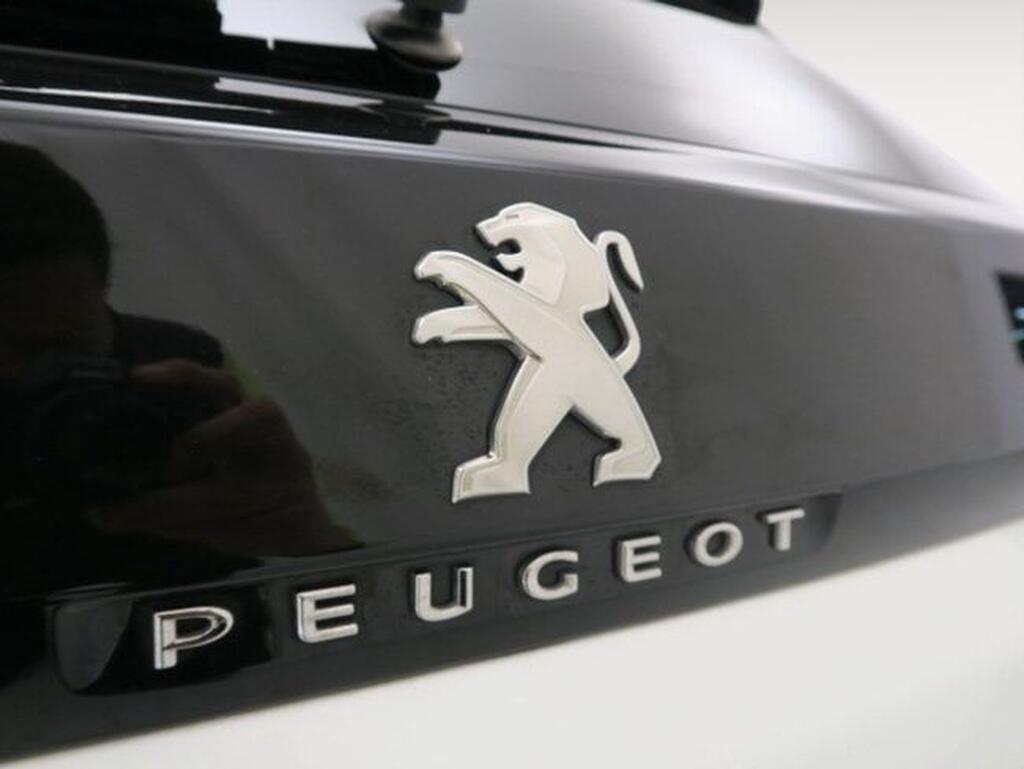 Peugeot 3008 3008 GT LINE 1.2 PURETECH 130CV MAN 5P Segunda mano