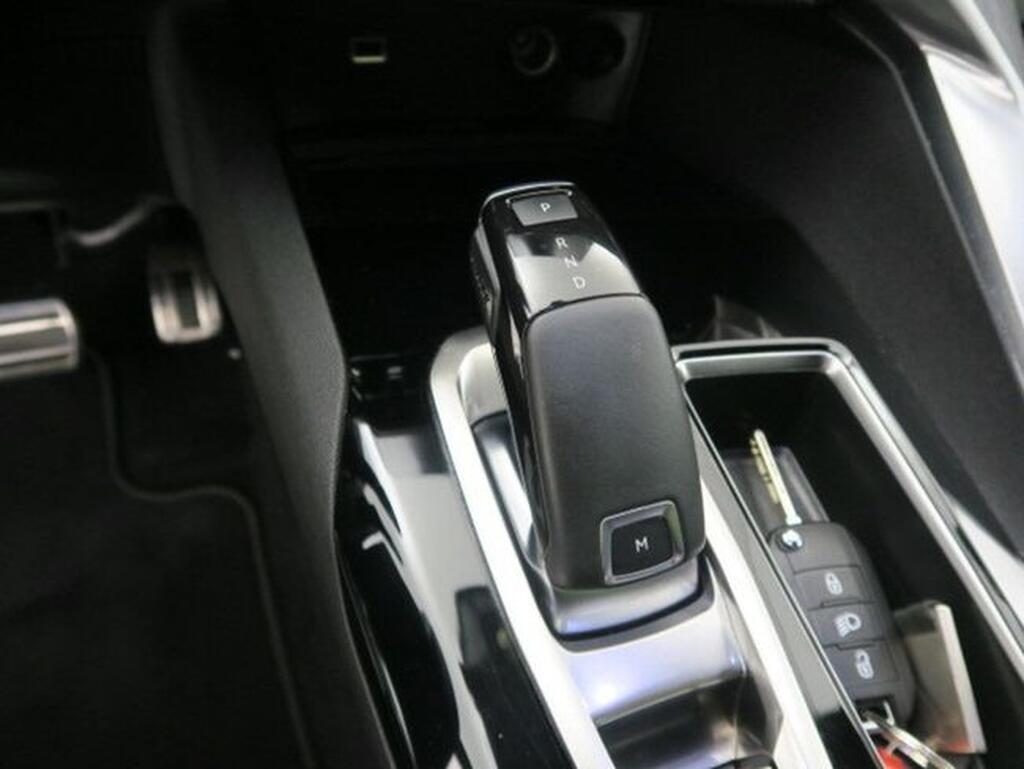 Peugeot 3008 3008 GT LINE 1.2 PURETECH 130CV MAN 5P Segunda mano