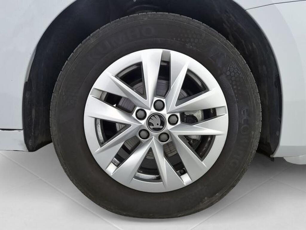 Skoda Fabia FABIA 1.0 TSI 95 SELECTION 5P (PACK CONFORT PLUS+PACK CROMO) Segunda mano