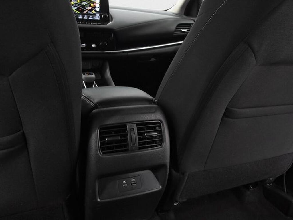 Nissan Qashqai QASHQAI 1.3 DIG-T MHEV 158CV N-CONNECTA DCT 5P(BITONO) Segunda mano