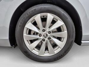 Skoda Superb SUPERB COMBI 1.5 TSI MHEV 150 DSG SELECTION 5P 8