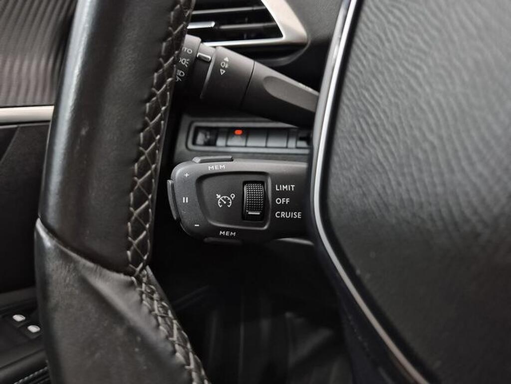 Peugeot 5008 5008 1.2 PURETECH 130 S&S ALLURE 5P 7 PLAZAS Segunda mano