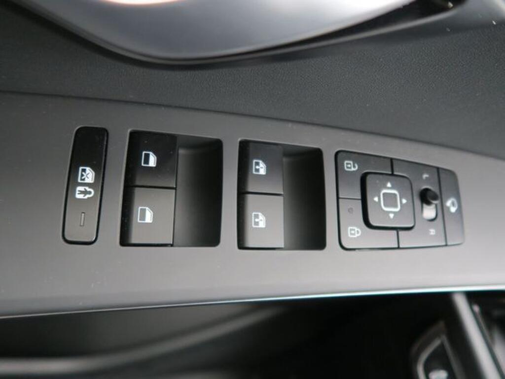Kia Niro NIRO Berlina 1.6 GDI HEV EMOTION 138 5P Segunda mano