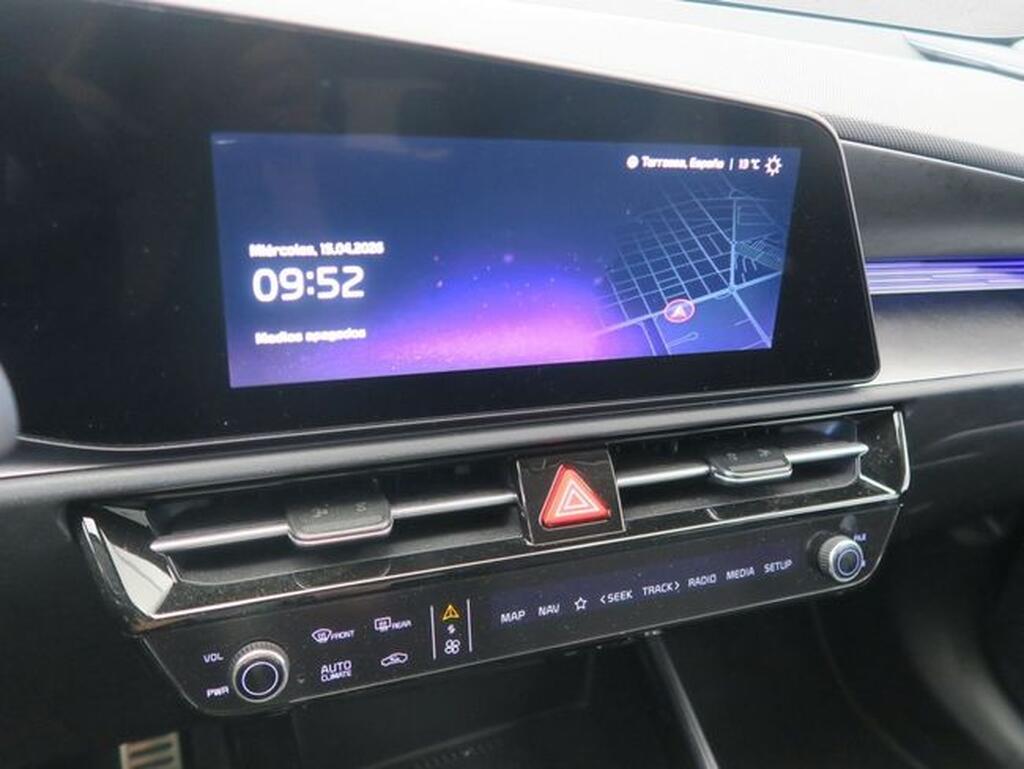 Kia Niro NIRO Berlina 1.6 GDI HEV EMOTION 138 5P Segunda mano