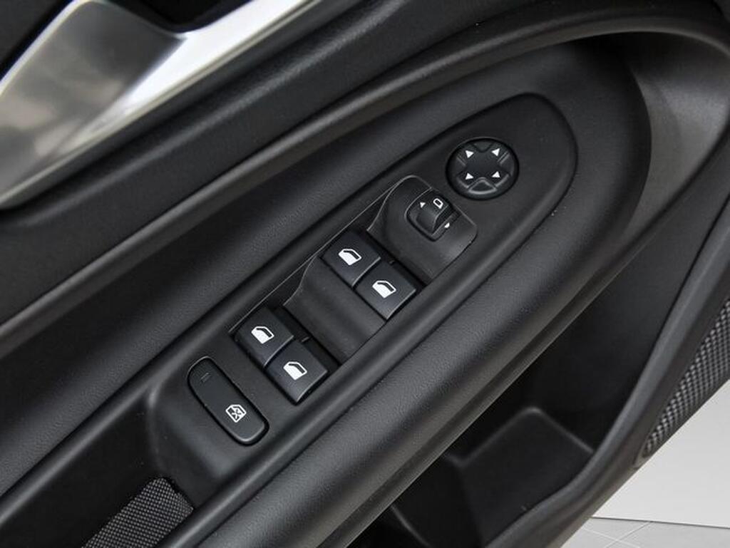Jeep Avenger AVENGER 1.2 G 100 ALTITUDE 5P Segunda mano