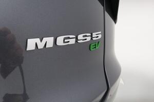 MG S5 MGS5 LUXURY EV 64KWH 231 CV 21