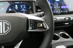 MG S5 MGS5 LUXURY EV 64KWH 231 CV 13