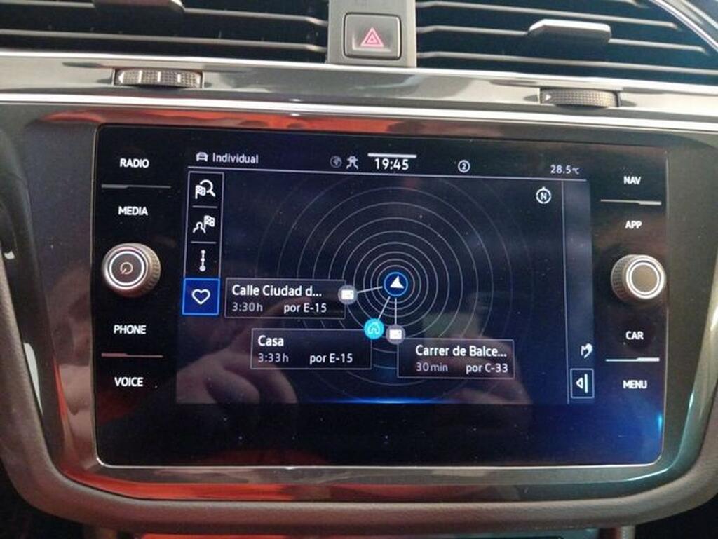 Volkswagen Tiguan TIGUAN 2.0 TDI 150 R-LINE DSG 5P (TECHO) Segunda mano