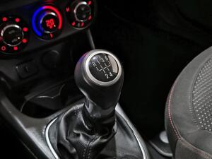 Opel Corsa CORSA 1.4 90 COLOR EDITION 5P 26