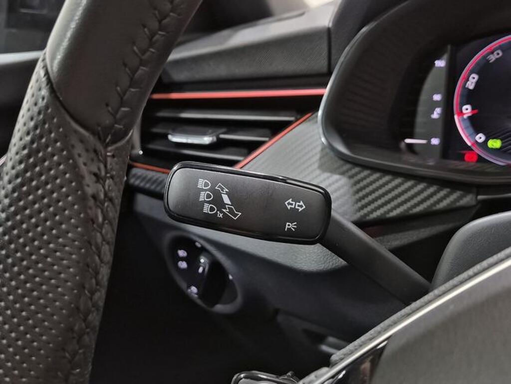 Skoda Kamiq KAMIQ 1.5 TSI 150 DSG MONTE CARLO 5P Segunda mano