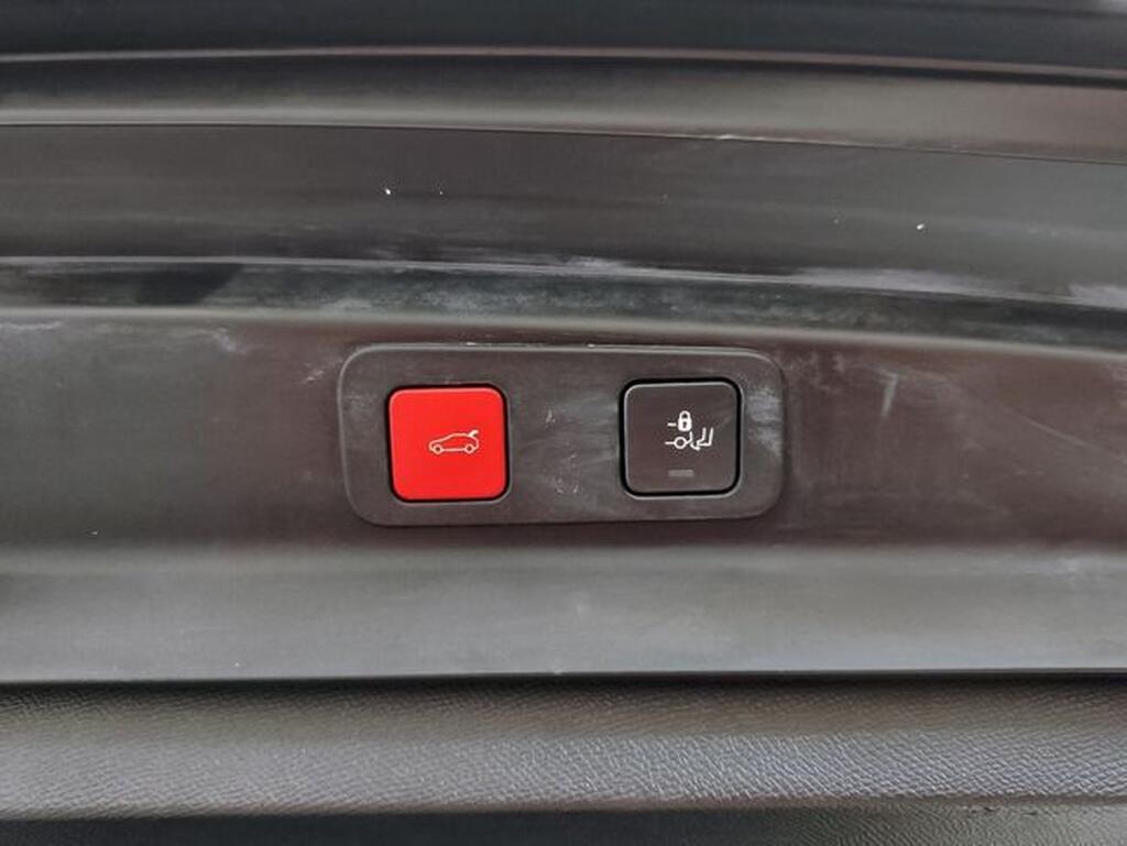 Peugeot 5008 5008 2.0 BLUEHDI 180 S&S GT PACK AUTO 5P 7 PLAZAS Segunda mano
