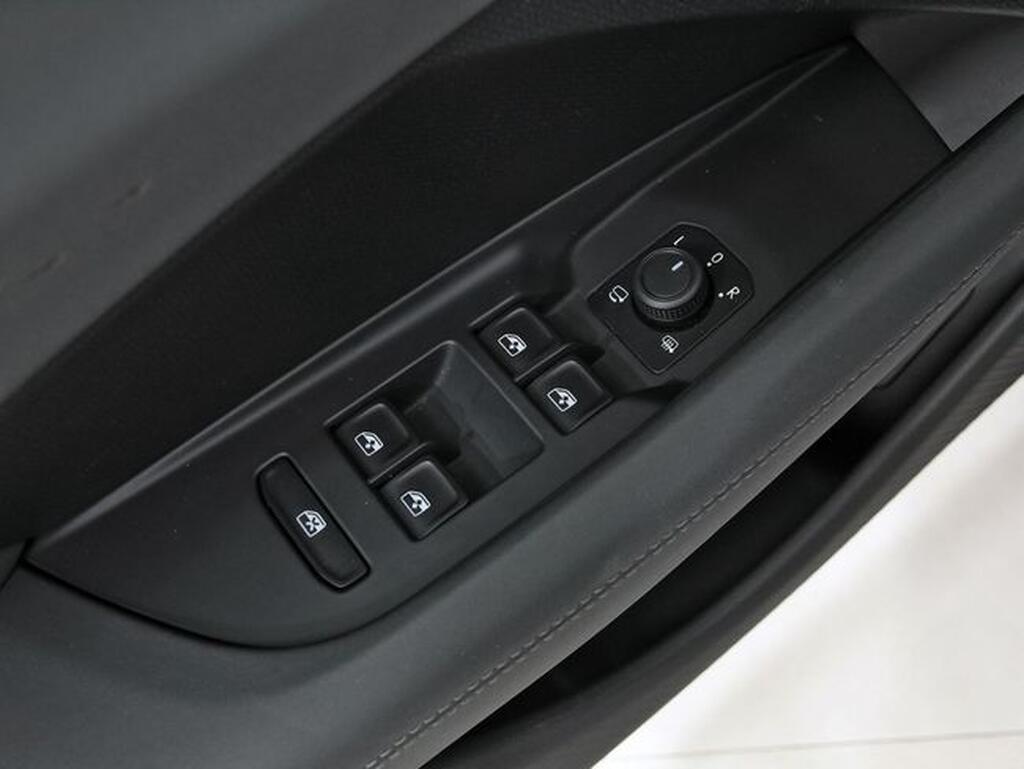 CUPRA Terramar TERRAMAR 1.5 ETSI MHEV 150 DSG 5P Segunda mano