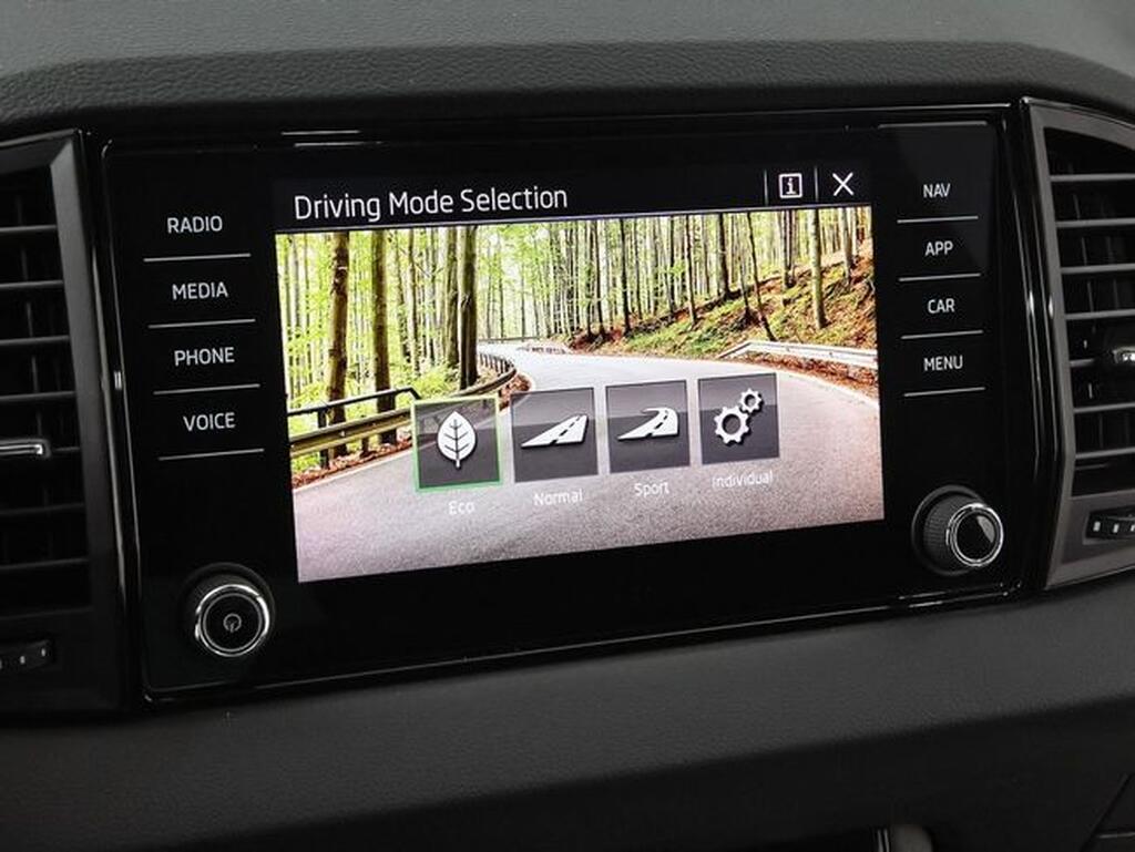 Skoda Karoq KAROQ 1.5 TSI 150 SPORTLNE  DSG 5P Segunda mano