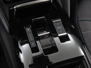 Citroën C4 C4 1.2 HYBRID MHEV 136 EDCS6 PLUS 5P 32