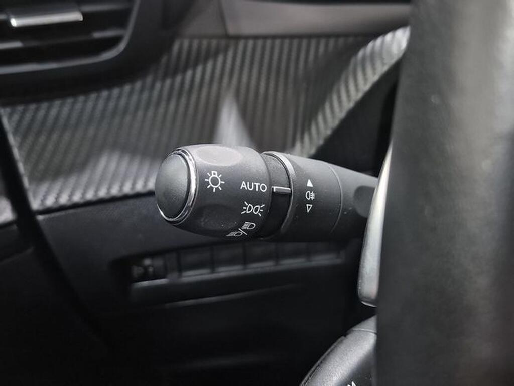 Peugeot 2008 2008 1.5 BLUEHDI 130 S&S ALLURE AUTO 5P Segunda mano
