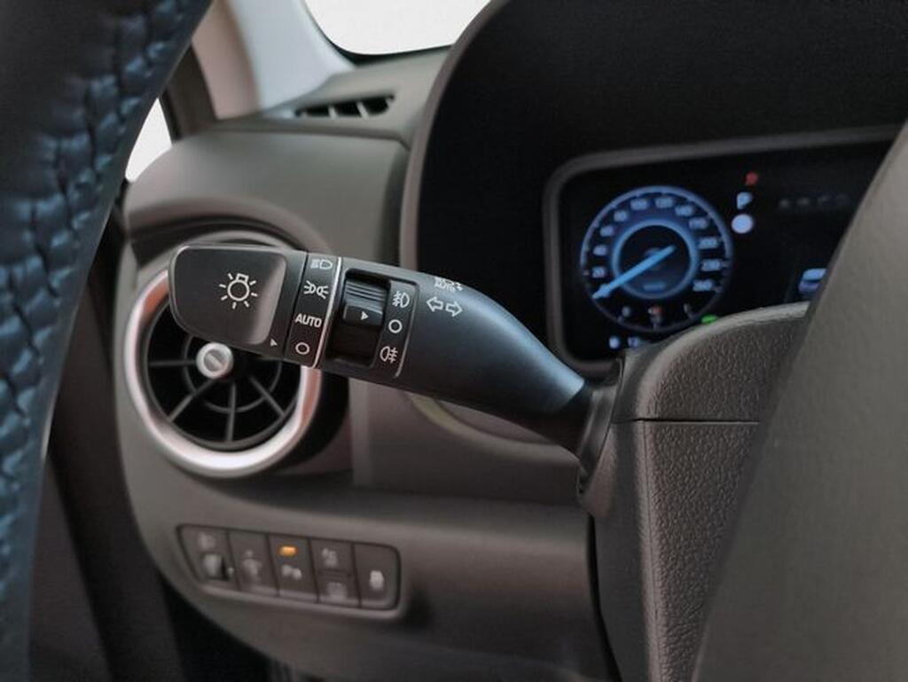 Hyundai Kona KONA 1.6 GDI HEV STYLE SKY DCT 5P Segunda mano