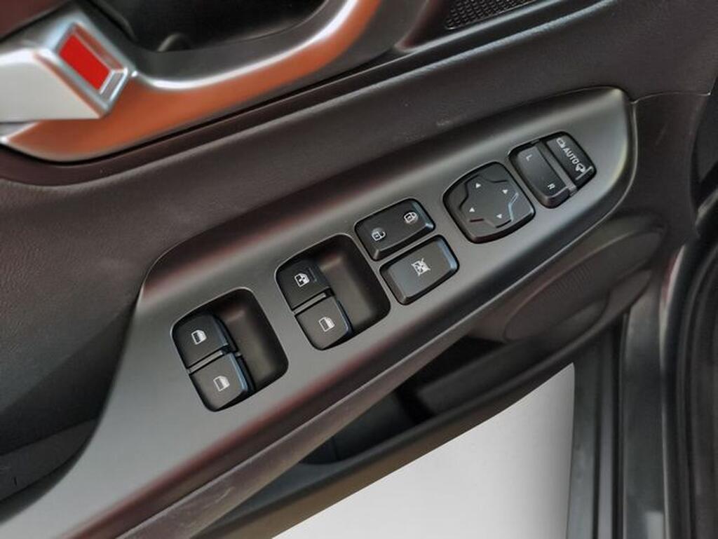 Hyundai Kona KONA 1.6 GDI HEV STYLE SKY DCT 5P Segunda mano