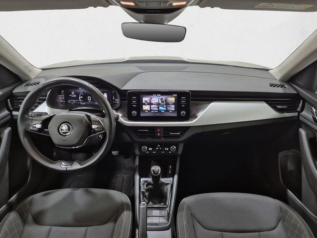 Skoda Kamiq KAMIQ 1.0 TSI 110 AMBITION 5P Segunda mano