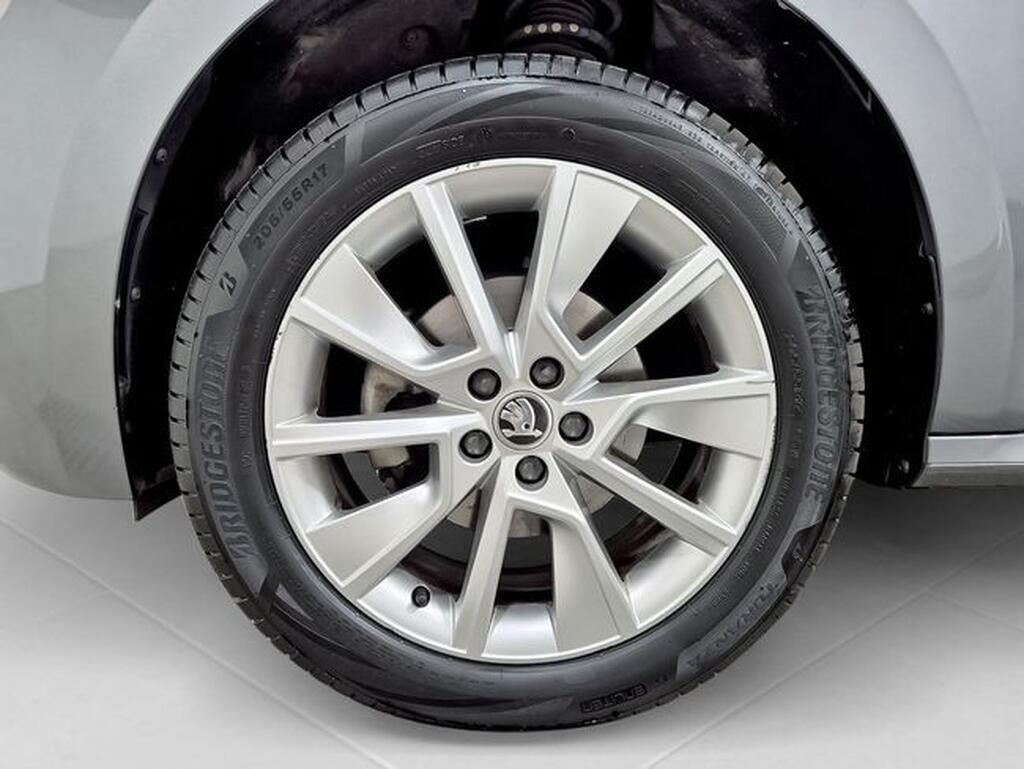 Skoda Kamiq KAMIQ 1.0 TSI 110 AMBITION 5P Segunda mano