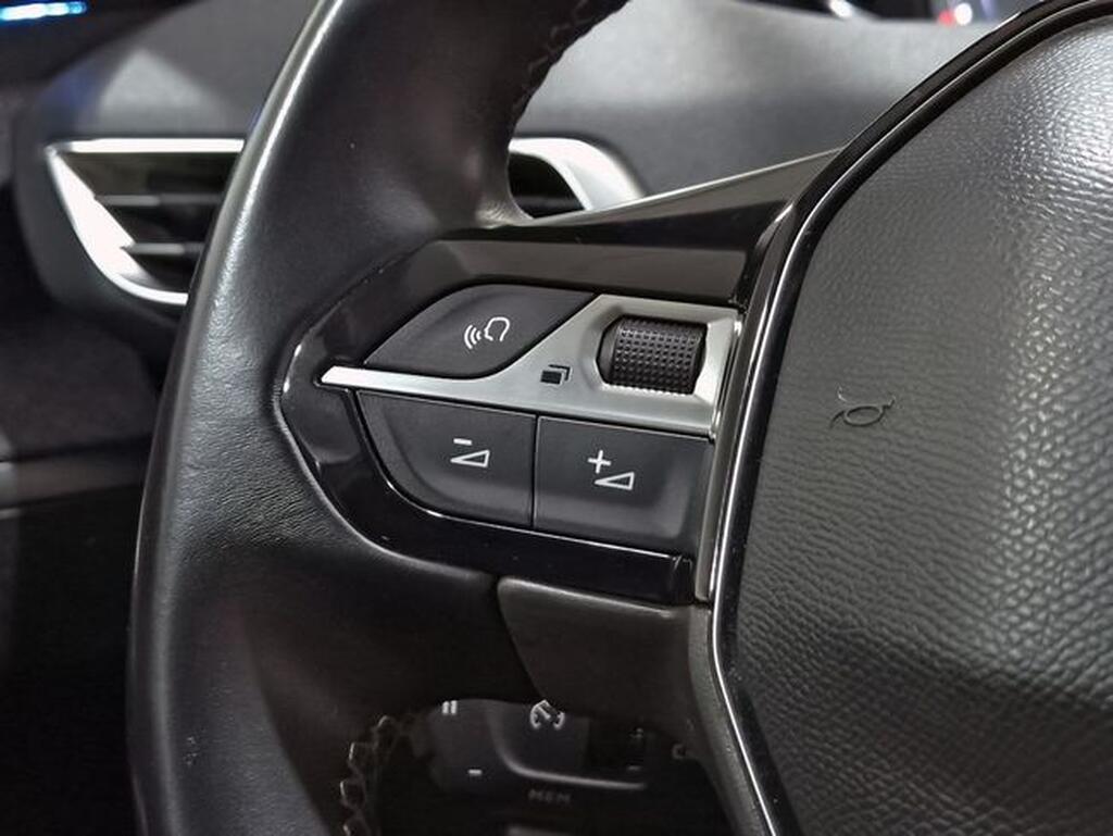 Peugeot 5008 5008 1.5 BLUEHDI 130CV S&S ALLURE PACK 5P 7 PLAZAS Segunda mano