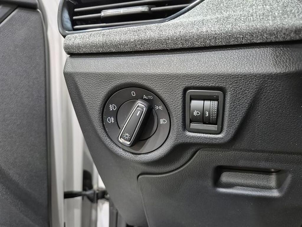 Skoda Kamiq KAMIQ 1.5 TSI SELECTION DSG 5P Segunda mano