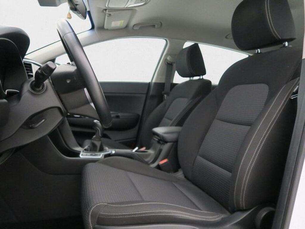 Kia Sportage SPORTAGE SUV 1.6 MHEV 100KW DRIVE 2WD 136 5P Segunda mano