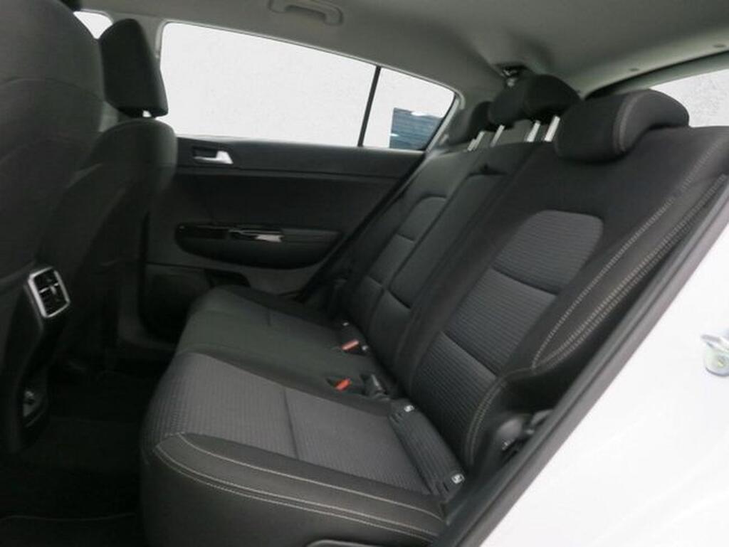 Kia Sportage SPORTAGE SUV 1.6 MHEV 100KW DRIVE 2WD 136 5P Segunda mano