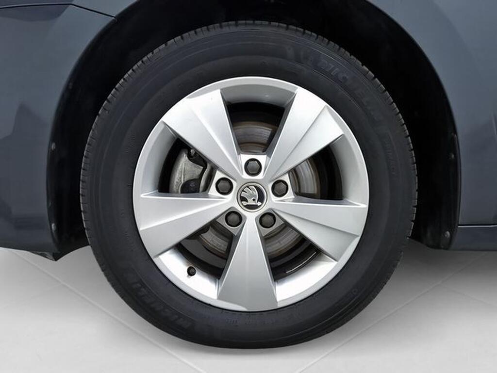 Skoda Octavia OCTAVIA COMBI 2.0 TDI 150 AMBITION 5P (RUEDA REPUESTO) Segunda mano