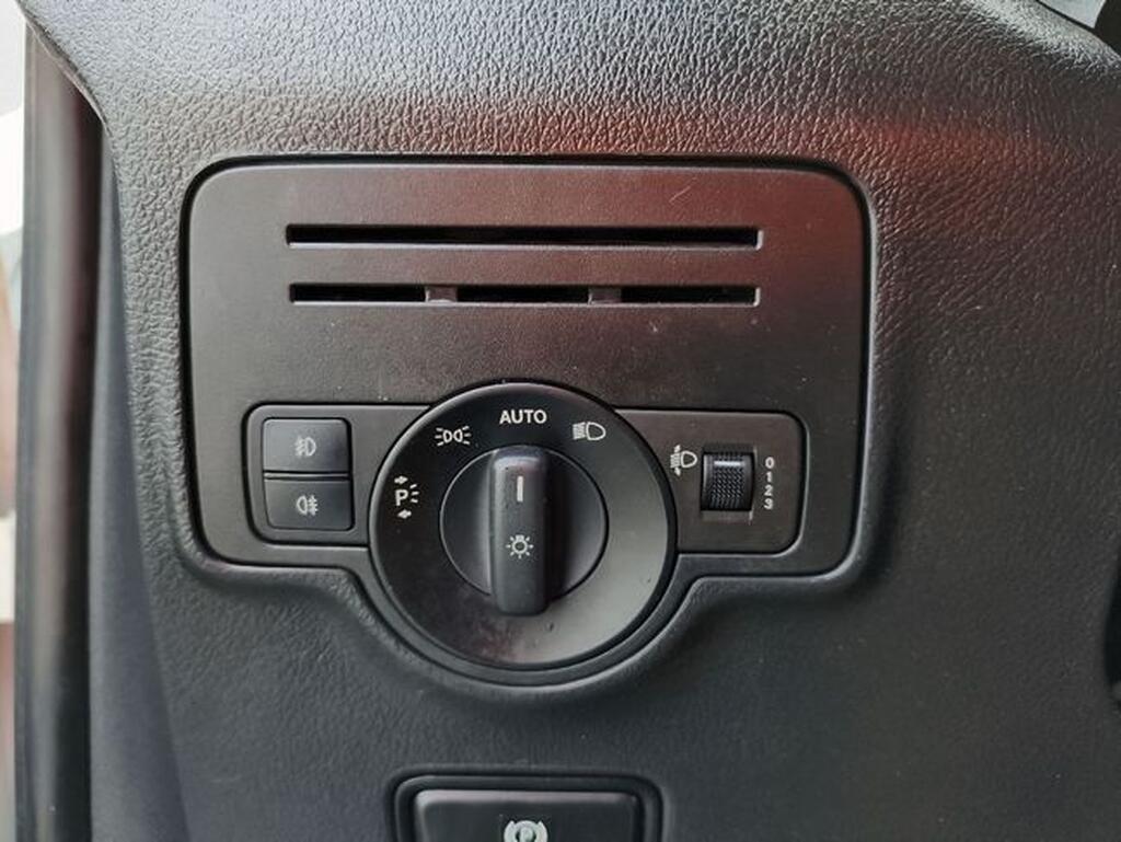Mercedes Vito VITO FURGON 1.7 CDI 110CDI TD SWB COMPACT 4P Segunda mano
