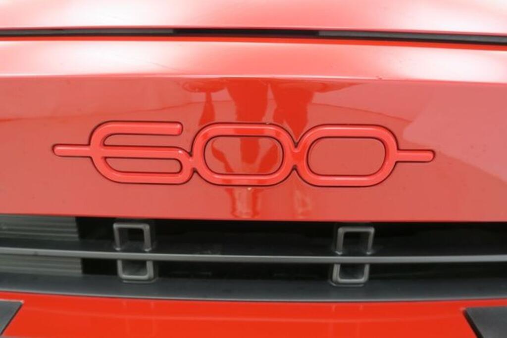 Fiat 600 600e RED 54kwh 115kw (156cv) Segunda mano
