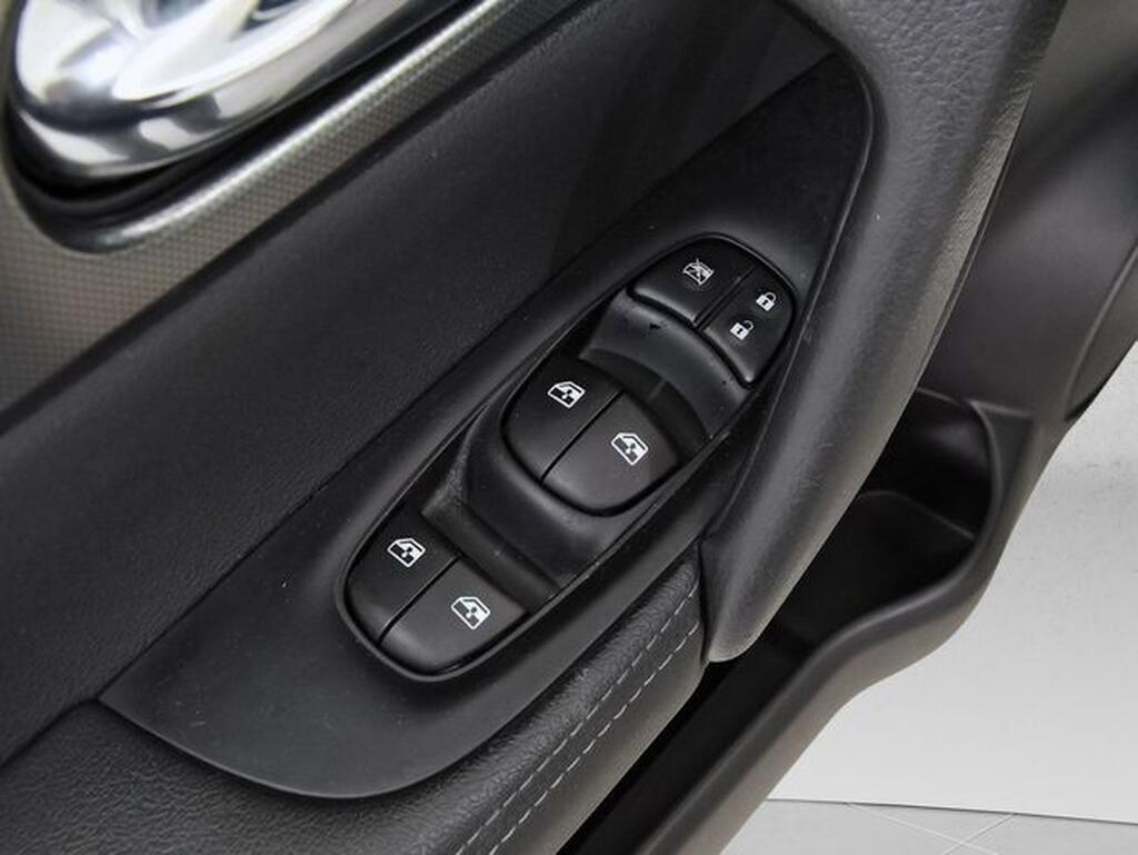 Nissan Qashqai QASHQAI 1.3 DIG-T N-CONNECTA DCT 160CV 5P Segunda mano