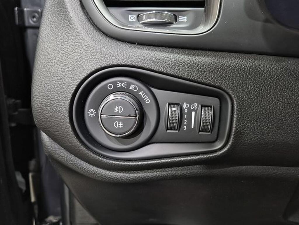 Jeep Renegade RENEGADE 1.5 MHEV 130 ALTITUDE FWD DDCT 5P Segunda mano