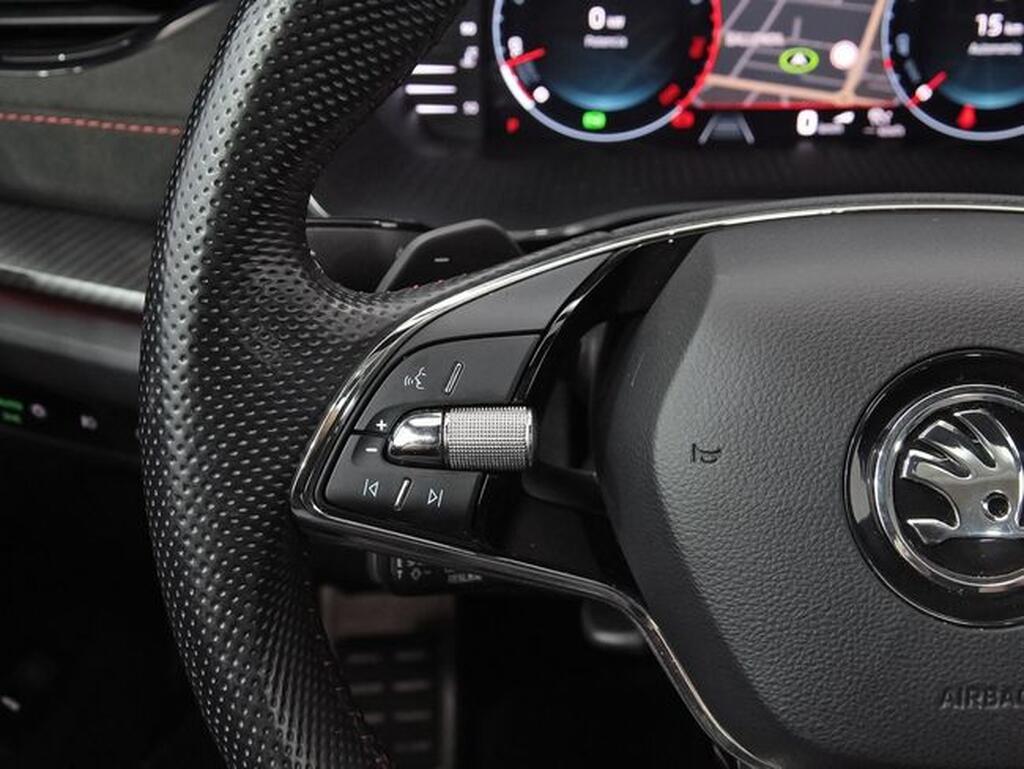 Skoda Octavia OCTAVIA COMBI 2.0 TSI RS 245 DSG 5P Segunda mano