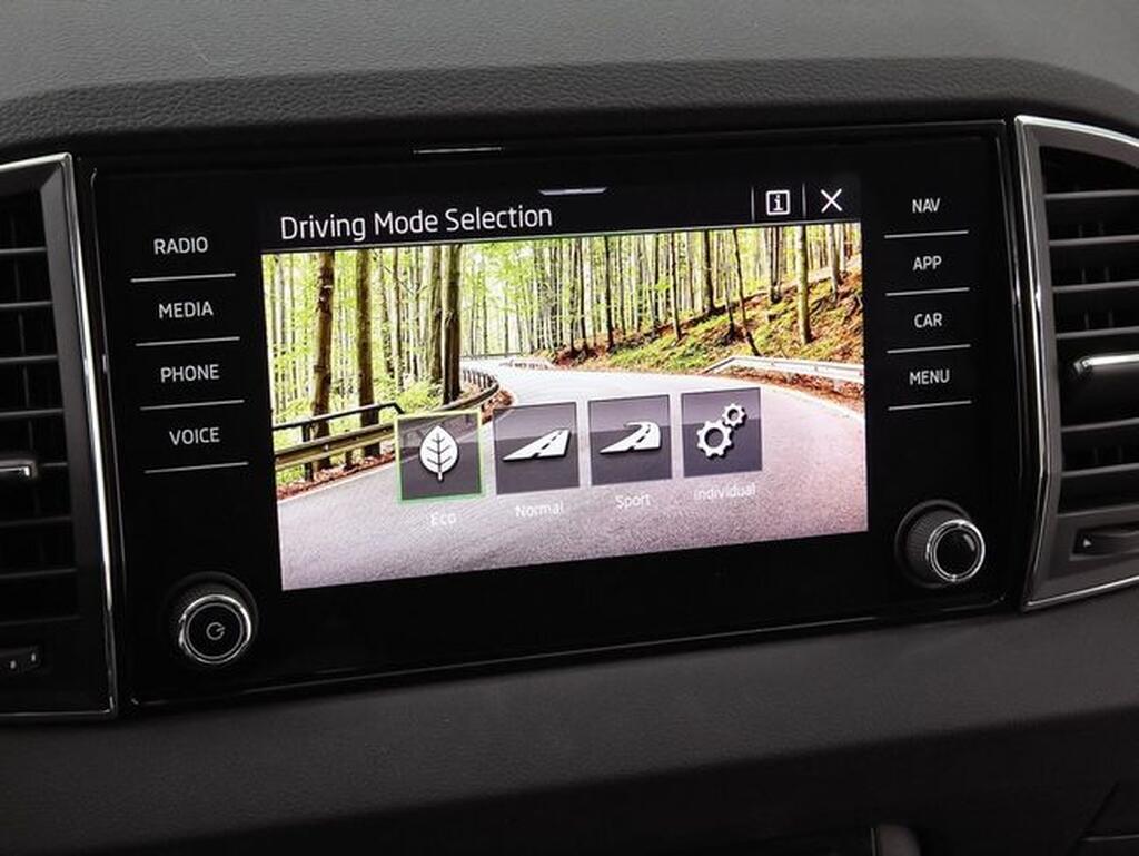 Skoda Karoq KAROQ 1.5 TSI 150 DESIGN 5P Segunda mano