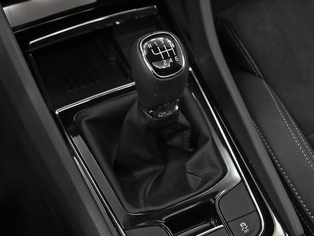 Skoda Karoq KAROQ 1.5 TSI 150 DESIGN 5P Segunda mano