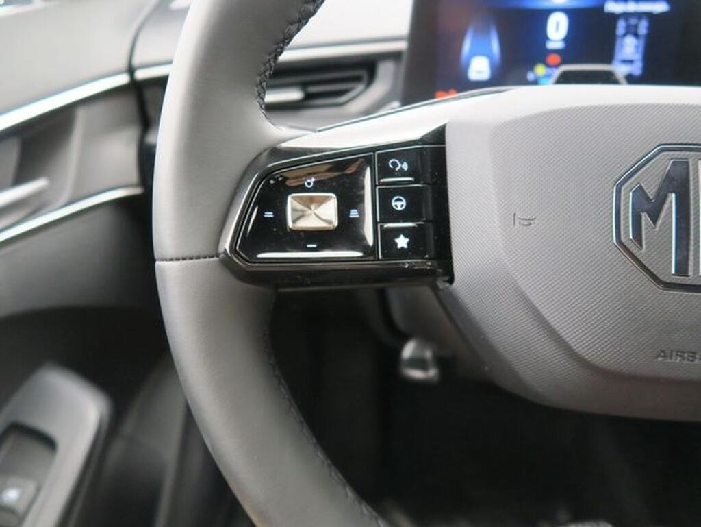 MG MG3 MG3 1.5 HEV LUXURY 195 CV 5P Segunda mano